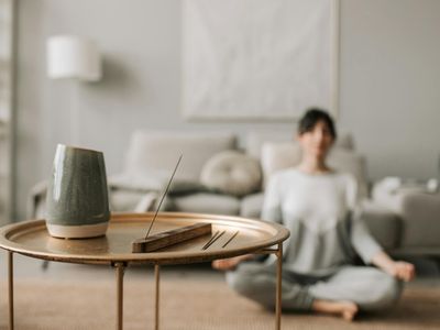 Minimalist room design for relaxation and mental peace